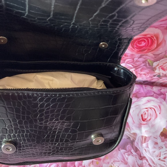 COPY - COPY - ⭐️CHUCKY X GLAMLITE TIFF bag - Picture 4 of 4